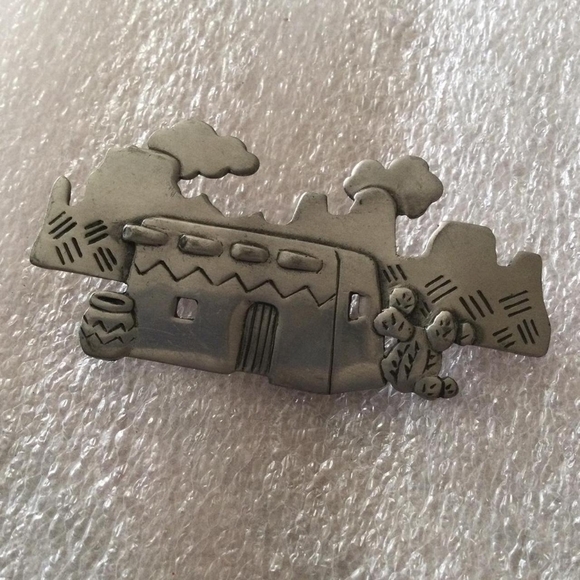 JJ Pueblo and cactus pin - Picture 1 of 2